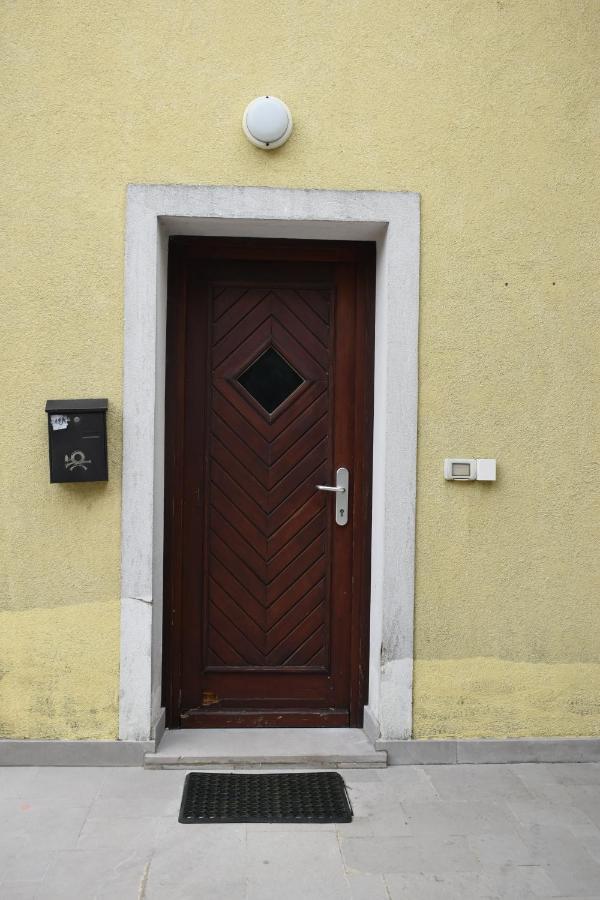 Small House In Vipava Valley Exterior foto
